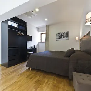 Gallery - Only 3*, Siena Italy
